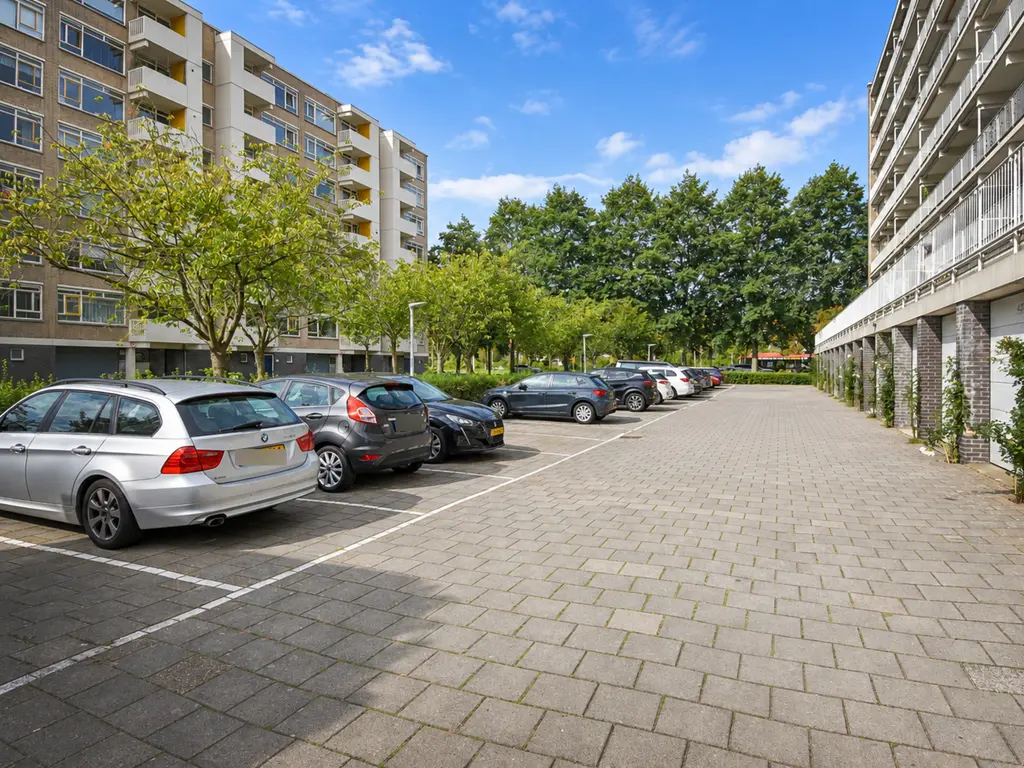 Suzannaland 424, 'S-GRAVENHAGE