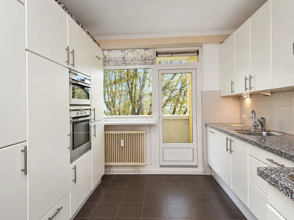 Suzannaland 424, 'S-GRAVENHAGE
