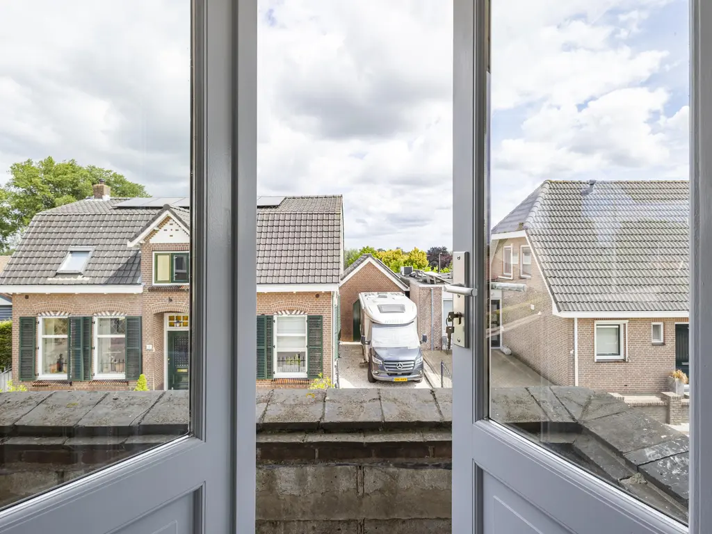 Bazeldijk 12, MEERKERK