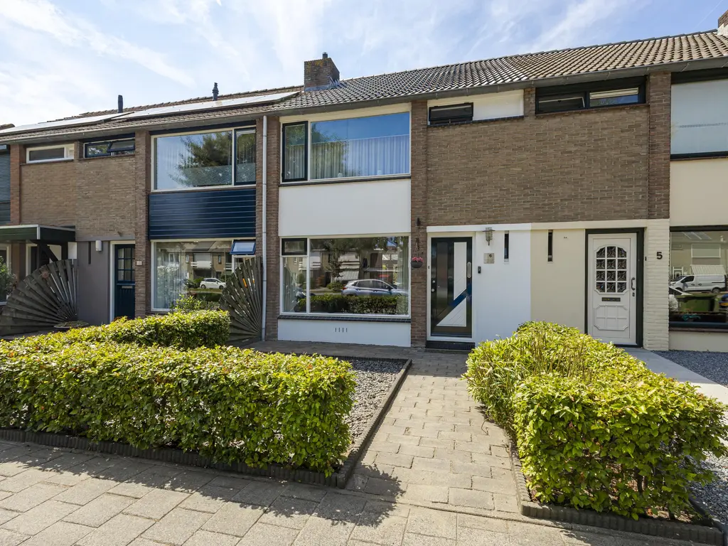 Burgemeester van der Bruggelaan 6, GIESSENBURG