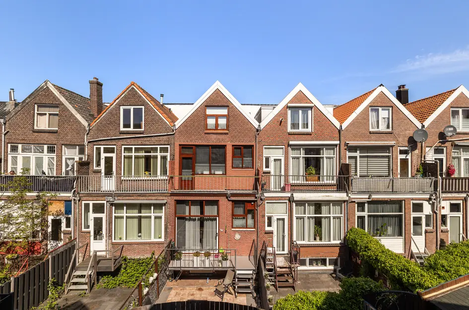 Zestienhovensekade 97A