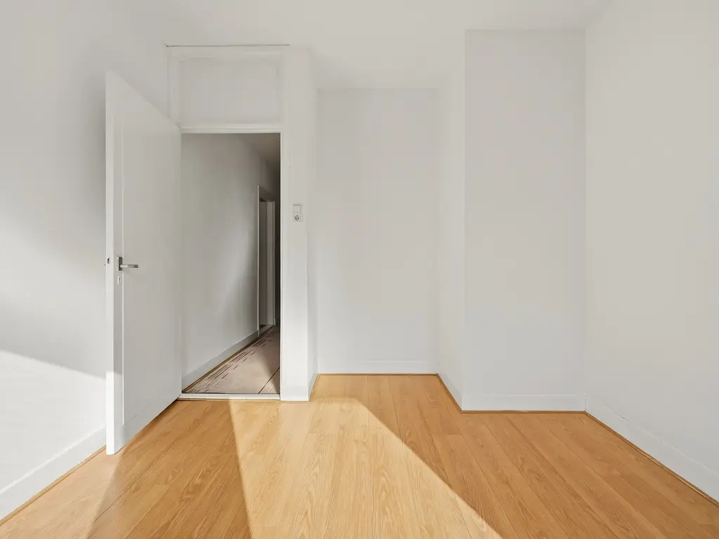 Linnaeusstraat 9, Den Haag