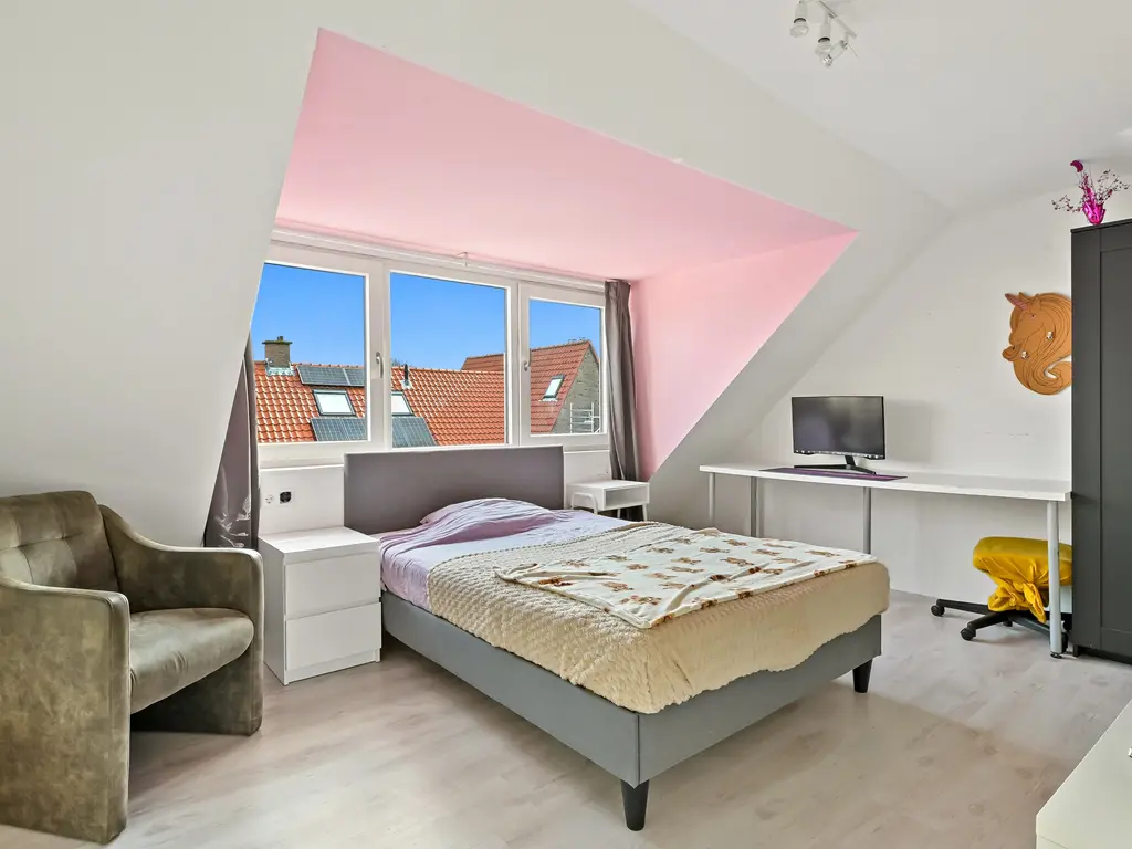 Boele van Hensbroekstraat 27, Den Haag