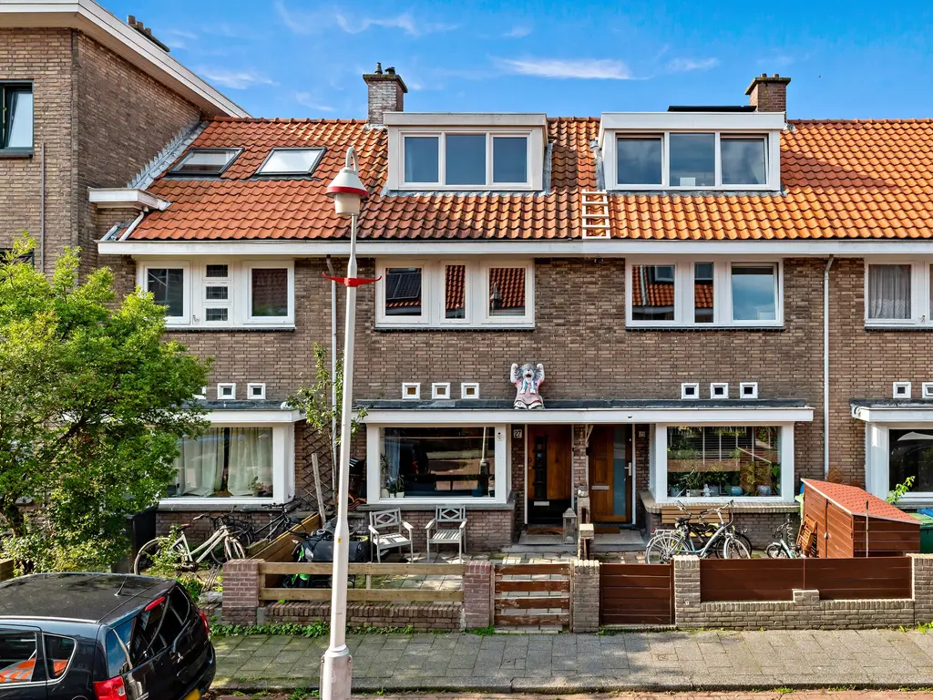 Boele van Hensbroekstraat 27, Den Haag