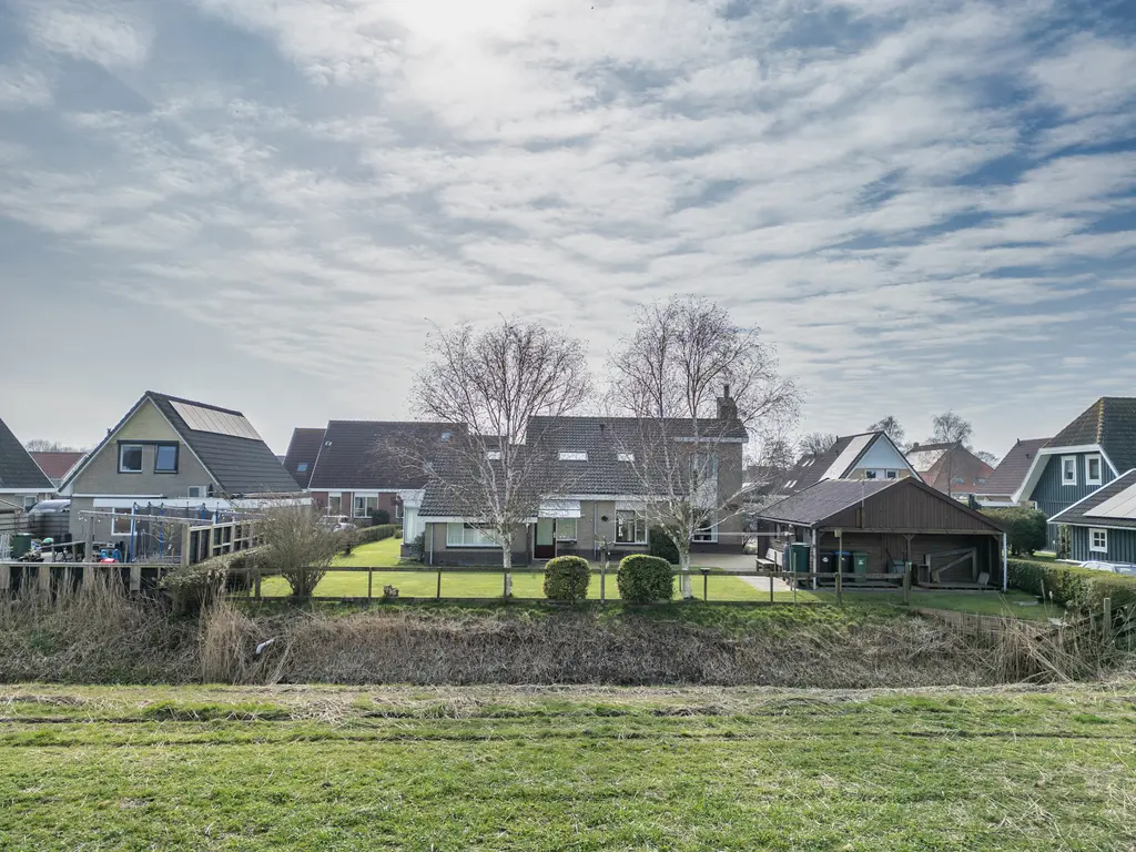It Koekoekslân 11, Arum