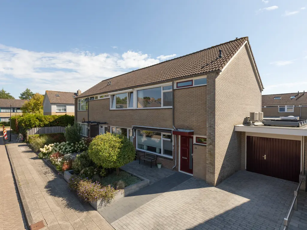 De Roeden 21, Bolsward