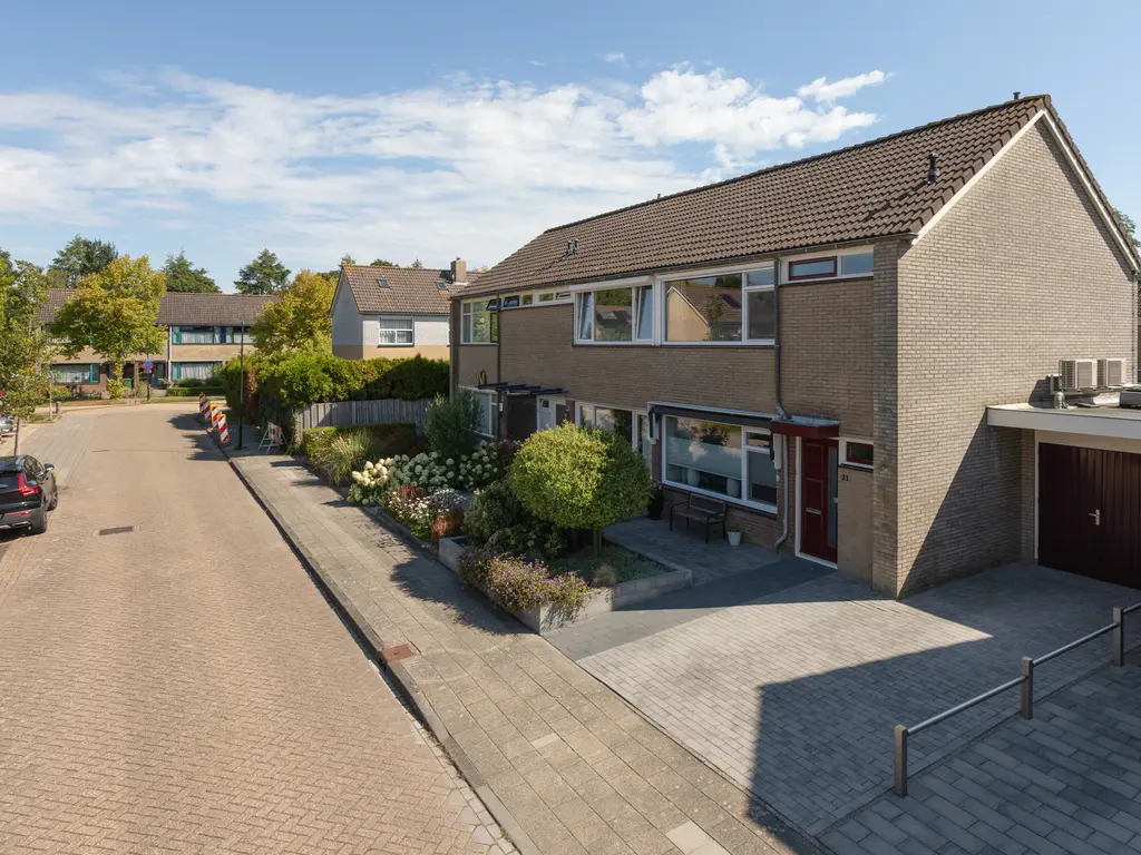 De Roeden 21, Bolsward