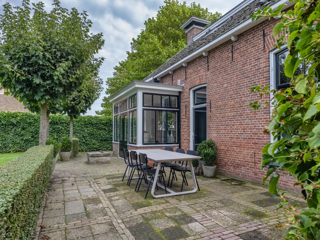 Schoolsingel 22, Arum