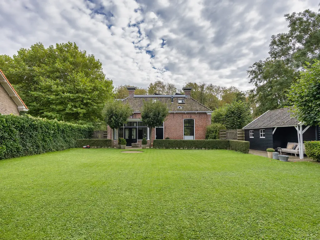 Schoolsingel 22, Arum