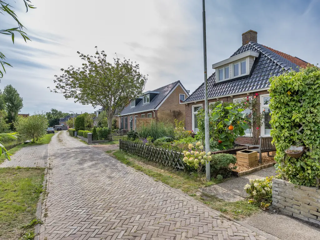 Franekerkade 17, Arum