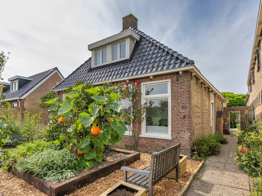 Franekerkade 17, Arum