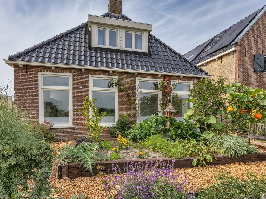 Franekerkade 17, Arum