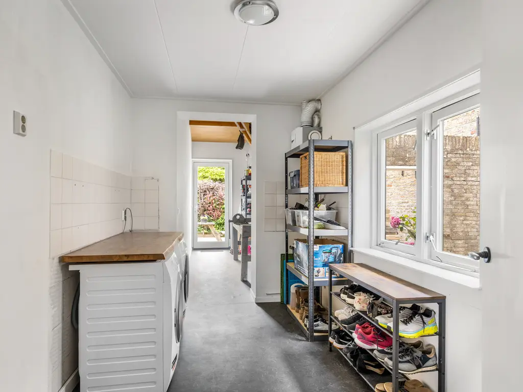 Franekerkade 17, Arum