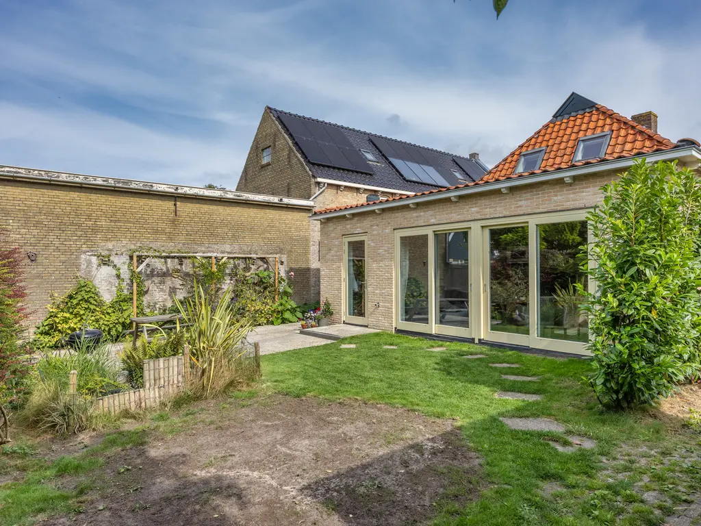 Franekerkade 17, Arum