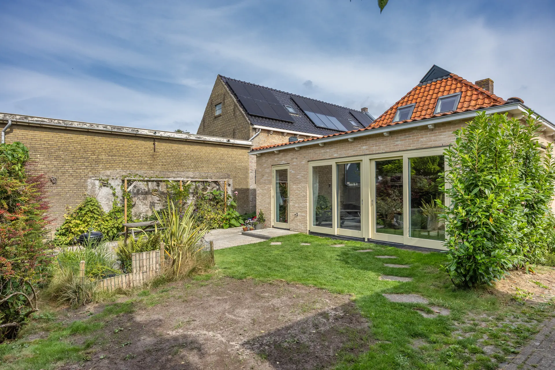 Franekerkade 17, Arum