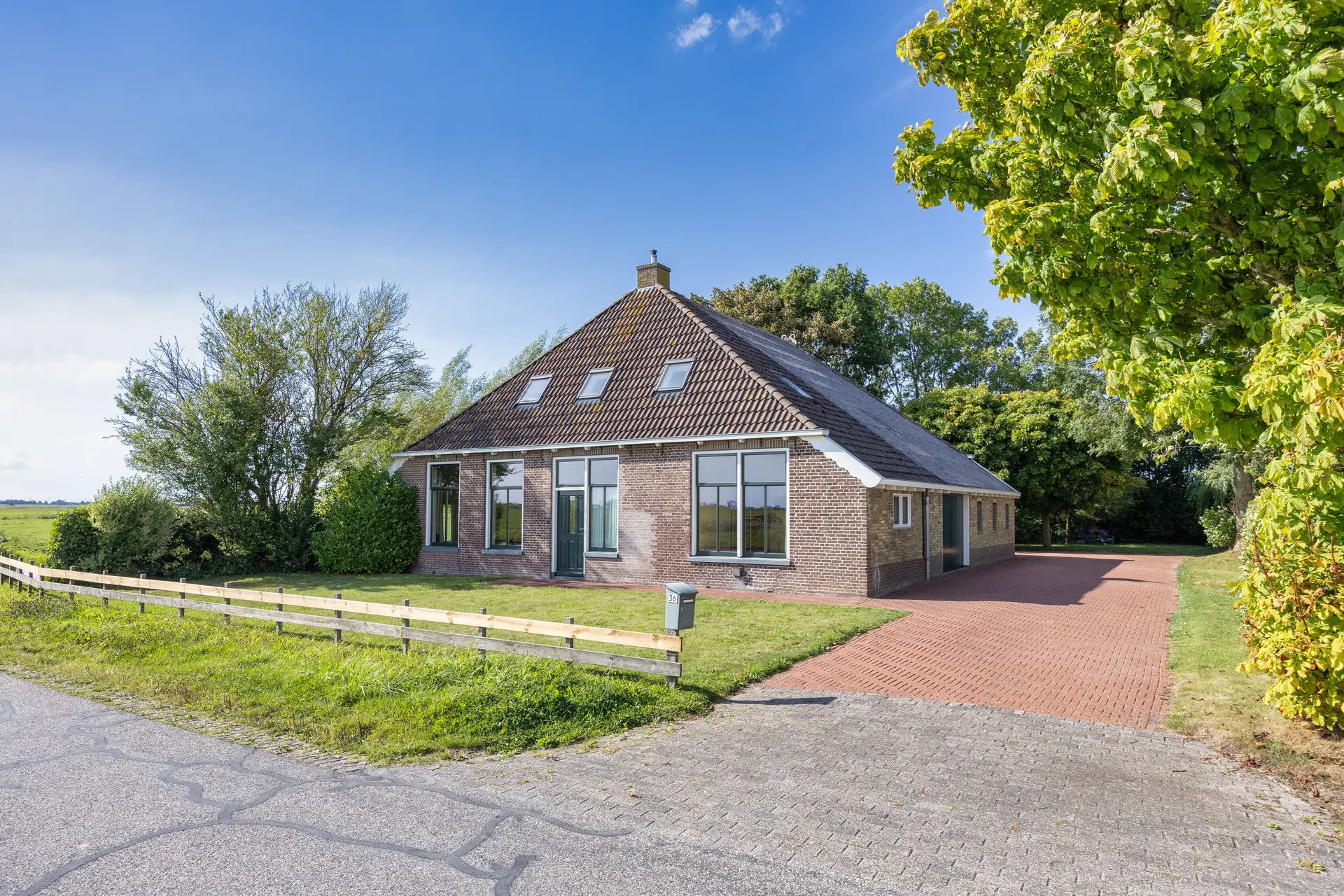 Van der Looswei 36, Blauwhuis