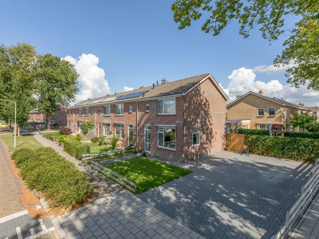 Tjalkstraat 2, Makkum