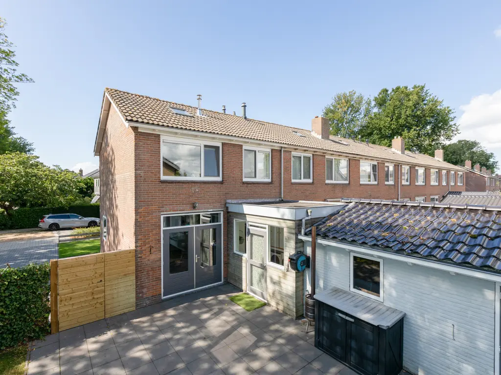 Tjalkstraat 2, Makkum