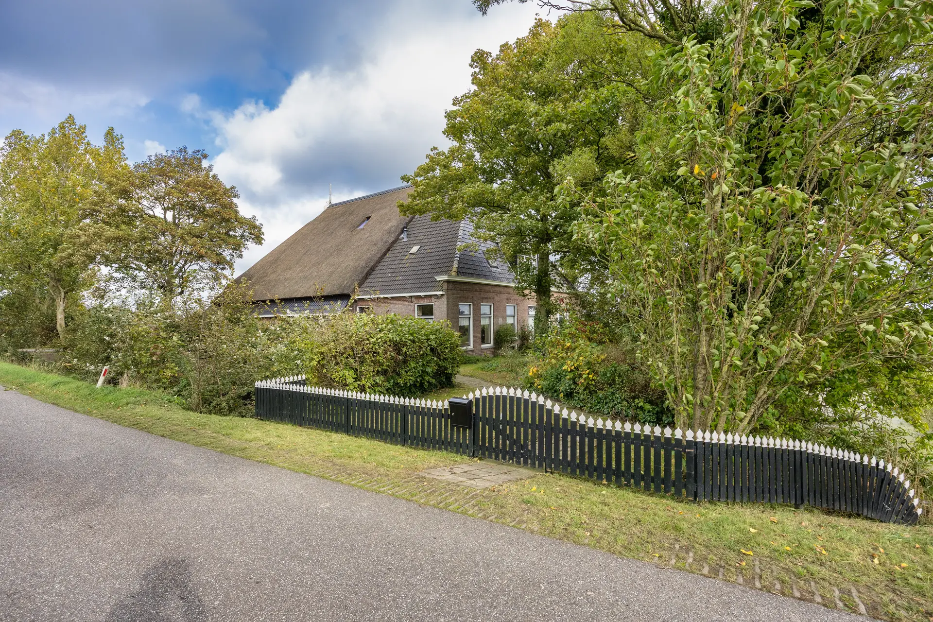 Doniaweg 25, Burgwerd