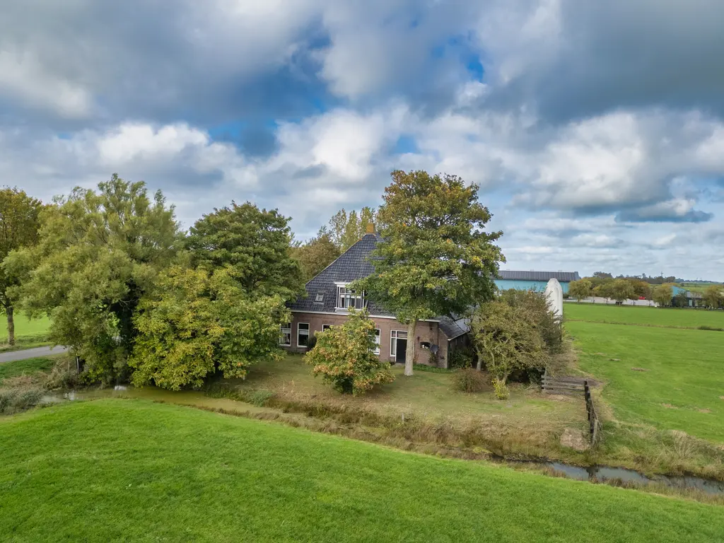 Doniaweg 25, Burgwerd