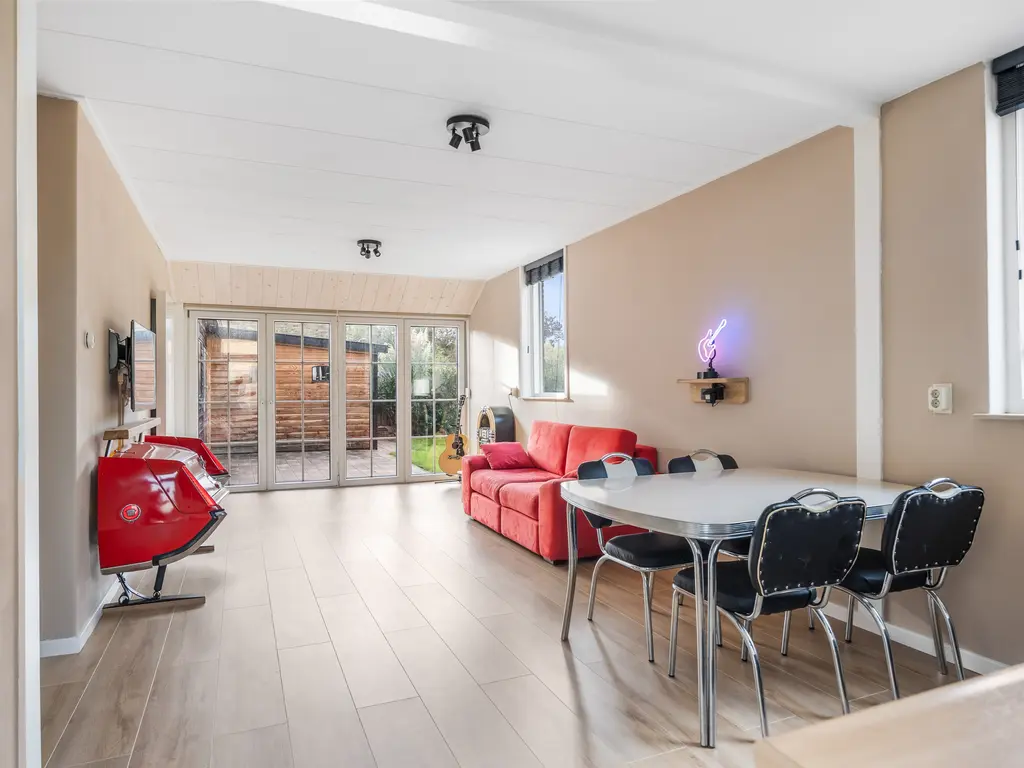 Heer Jacobstraat 2, Bakhuizen