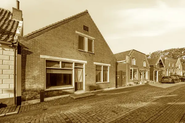 Tolstraat 5