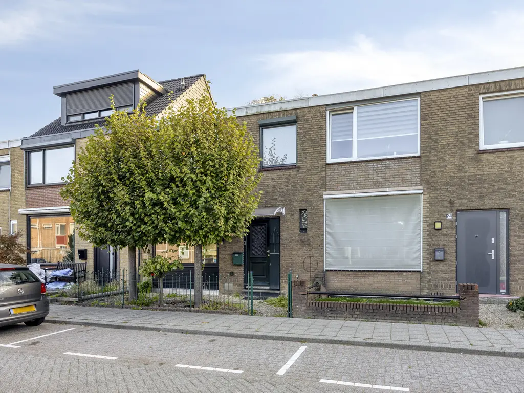 Van Zyll de Jongstraat 92, Pernis