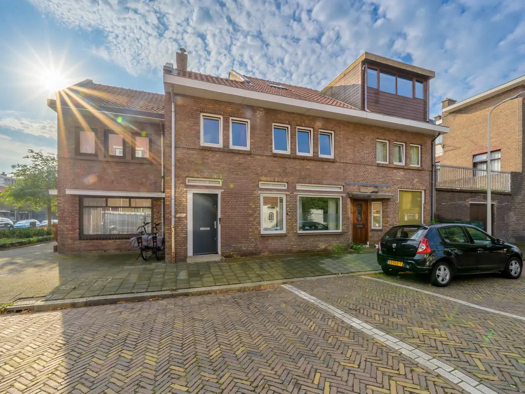 Pieter Spastraat 10, 'S-GRAVENHAGE