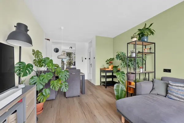 Paramaribostraat 7, Leiden