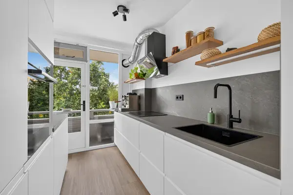 Paramaribostraat 7, Leiden