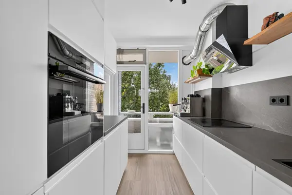 Paramaribostraat 7, Leiden
