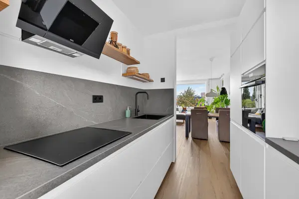 Paramaribostraat 7, Leiden