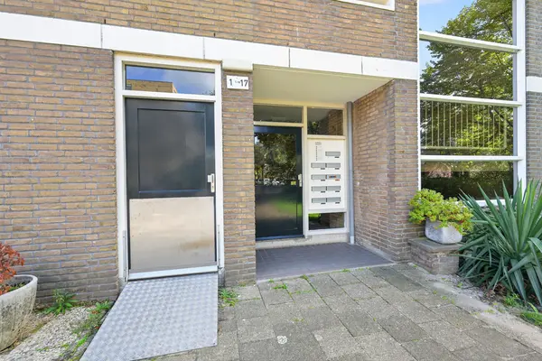 Paramaribostraat 7, Leiden
