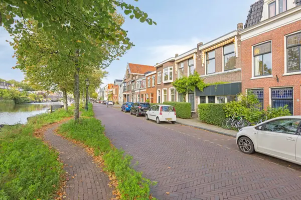 Haarlemmerweg 25, Leiden