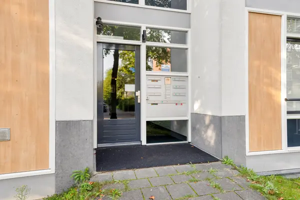Diepenbrocklaan 11, Leiden