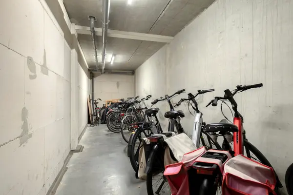 Diepenbrocklaan 11, Leiden