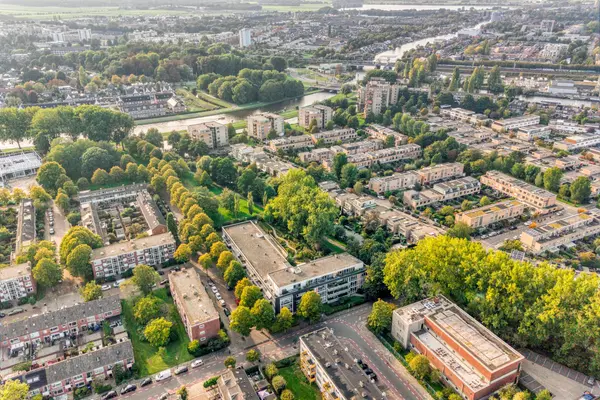 Diepenbrocklaan 11, Leiden