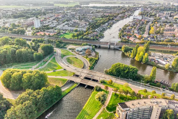 Diepenbrocklaan 11, Leiden