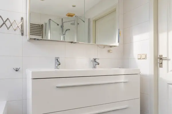 Winterkade 25, Leiderdorp