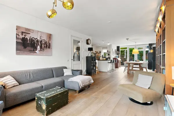 A. Roland Holststraat 5, Voorschoten