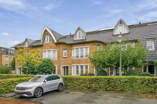 A. Roland Holststraat 5, Voorschoten