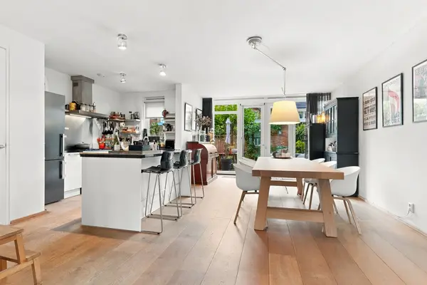 A. Roland Holststraat 5, Voorschoten