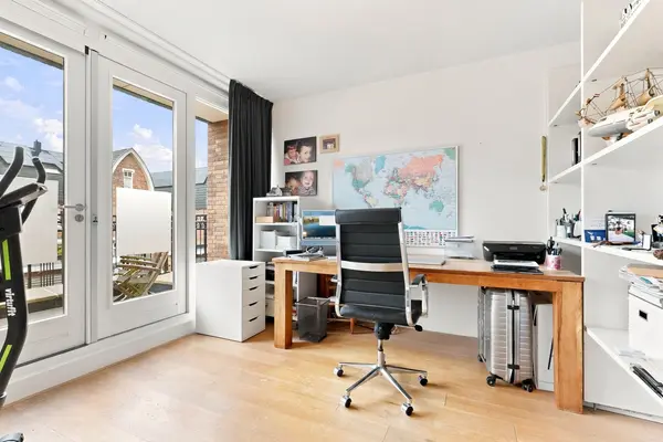 A. Roland Holststraat 5, Voorschoten
