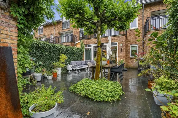 A. Roland Holststraat 5, Voorschoten