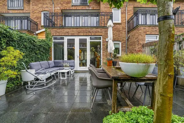 A. Roland Holststraat 5, Voorschoten