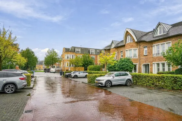 A. Roland Holststraat 5, Voorschoten