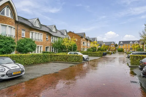 A. Roland Holststraat 5, Voorschoten