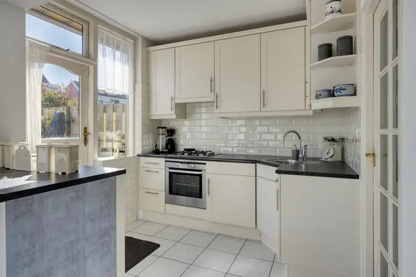Bernhardstraat 17, Zoeterwoude