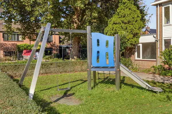 Bernhardstraat 17, Zoeterwoude