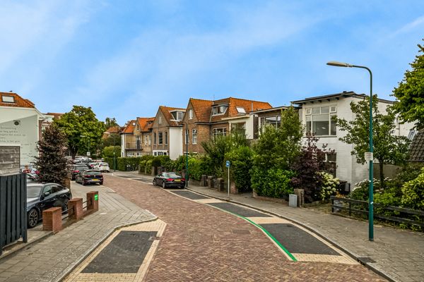 Deutzstraat 15, Oegstgeest